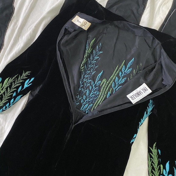 1960s Designer Silk Velvet Evening Gown w Elaborate Floral Embroidery Boho Glam - Picture 13 of 14